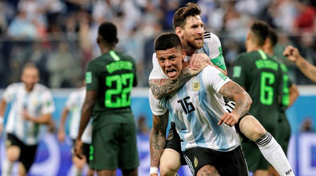 Футболисты Аргентины пробились в 1/8 финала чемпионата мира