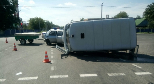 Автомобиль скорой помощи перевернулся в Жлобине