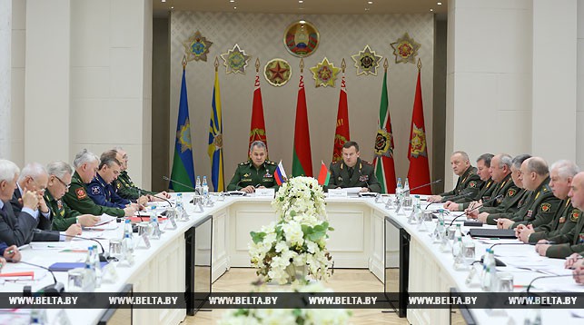 Заседание совместной коллегии министерств обороны Беларуси и России проходит в Минске