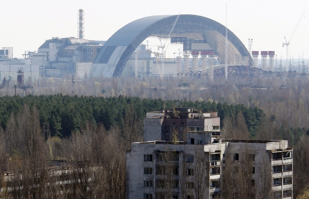 Над ЧАЭС построили крупнейшую в мире подвижную арку - Порошенко