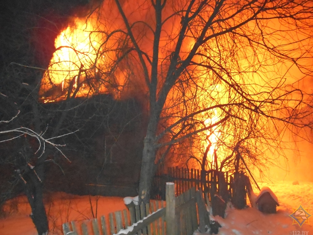 На пожаре в Калинковичах погибла пенсионерка