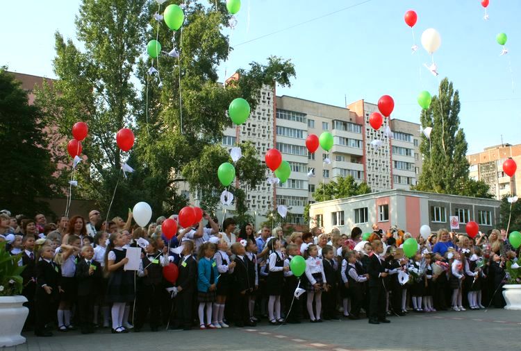 5 тысяч шаров в небо: с Днем знаний гомельских школьников поздравил мэр города Петр Кириченко