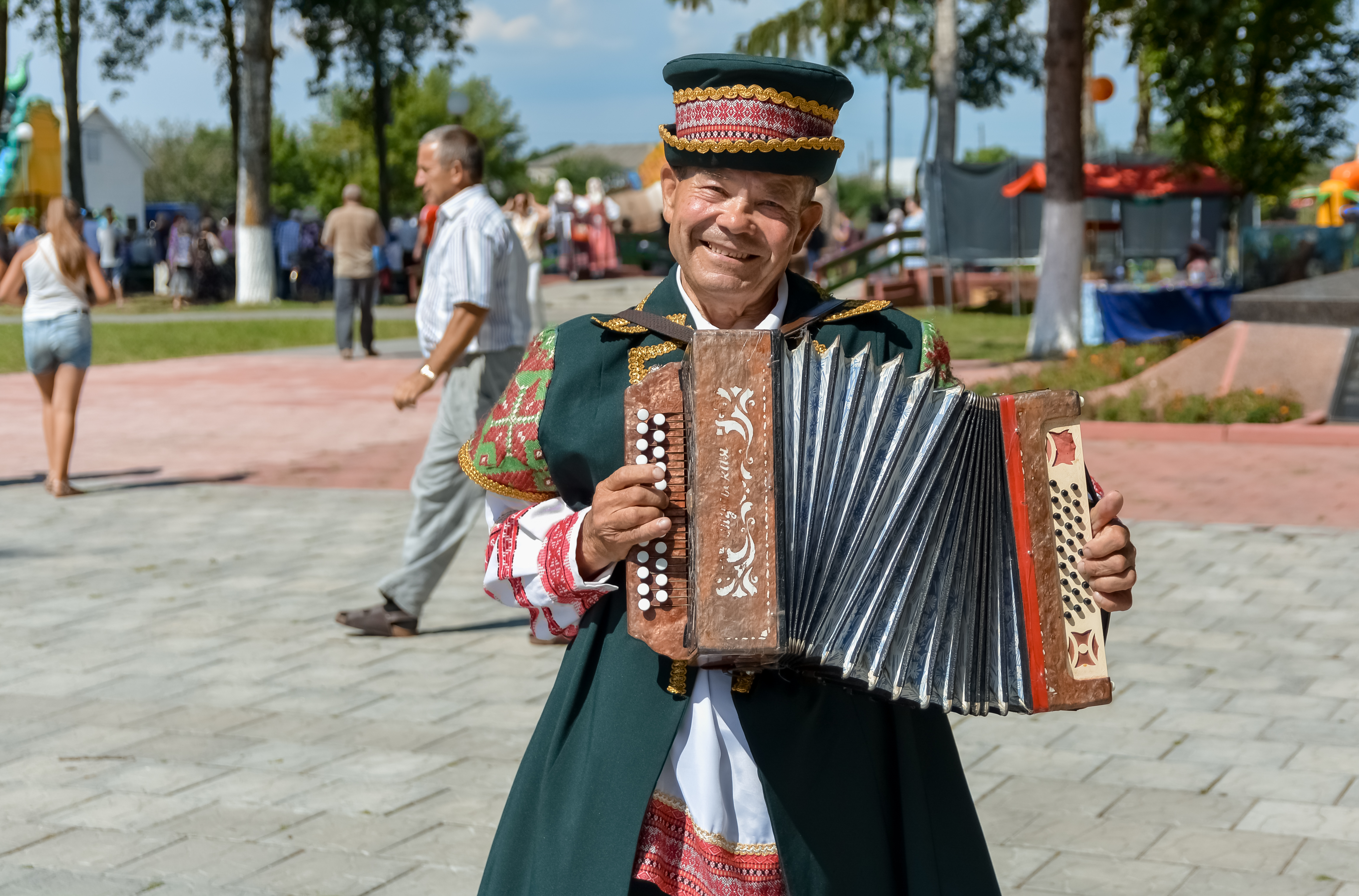 В Ельске завершился региональный фестиваль «Грай, гармонік!»