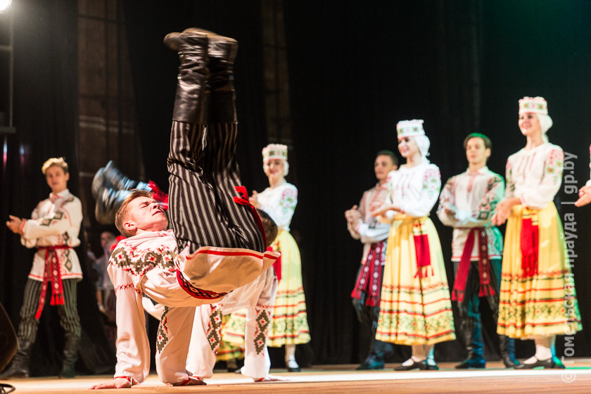 Фестиваль хореографического искусства «Сожскі карагод» начался конкурсом народно-сценического и фольклорно-бытового танца 