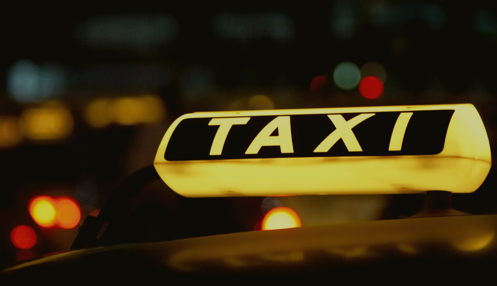 С августа во всех автомобилях такси должны быть установлены специальные устройства — средства контроля налоговых органов