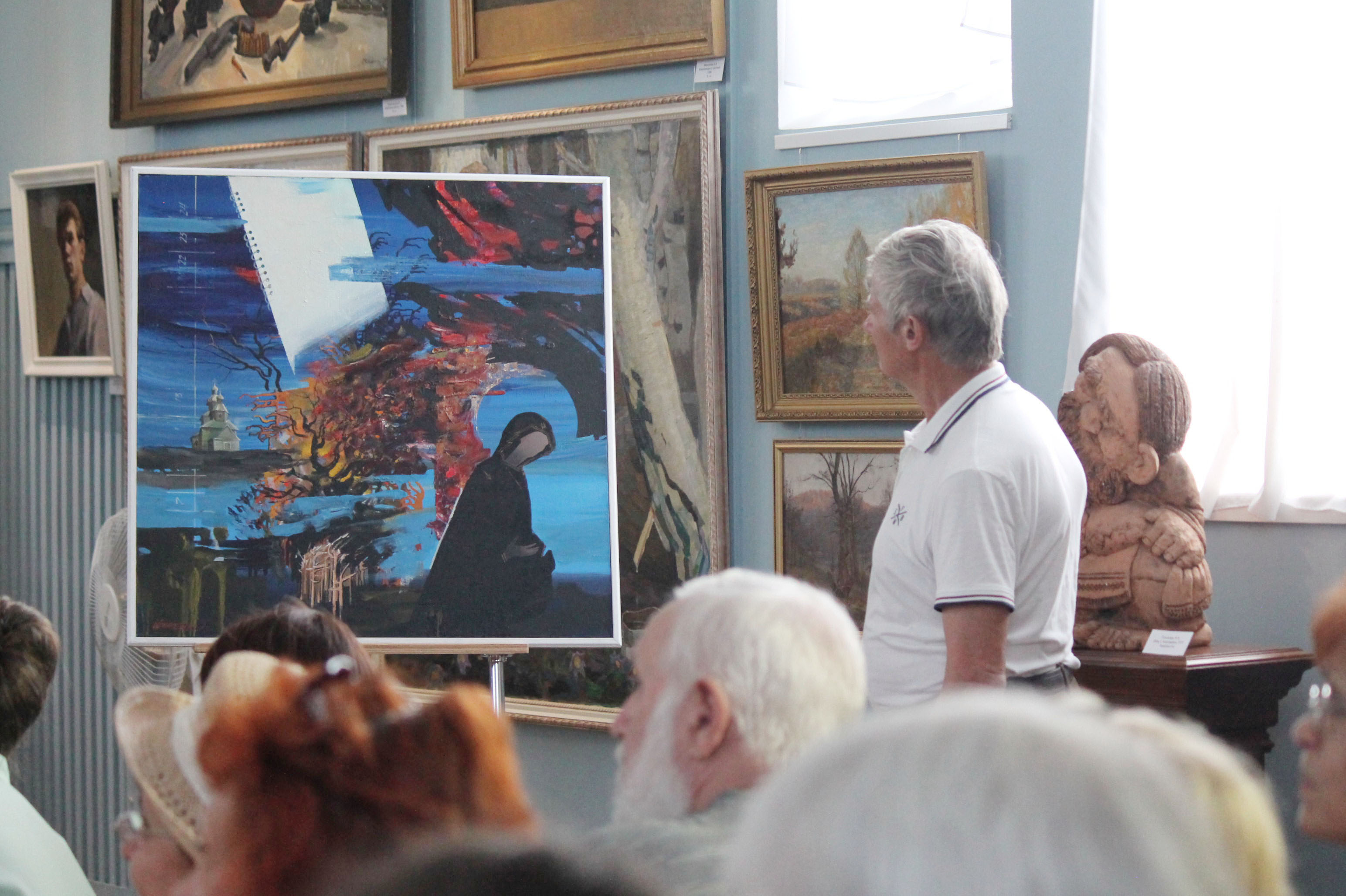 Во Дворце Румянцевых и Паскевичей открылась выставка картин гомельских художников: на полотнах советские времена