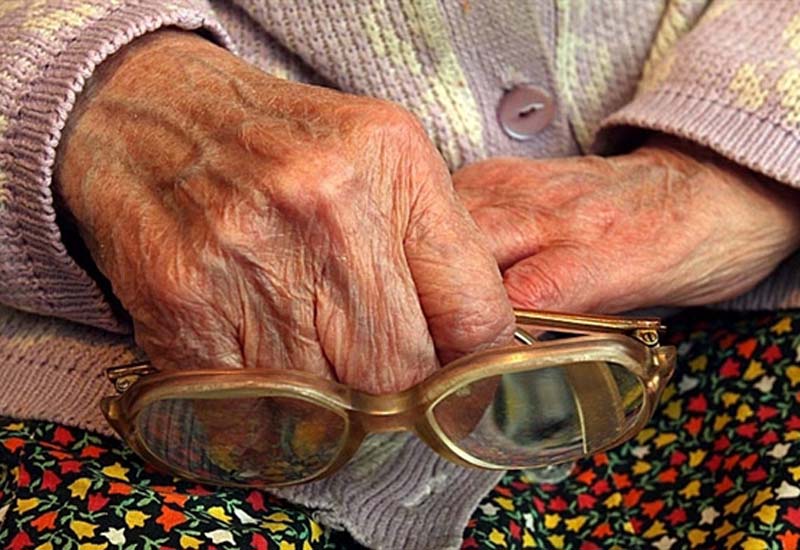 Гомельчанин прокусил 90-летней матери ухо за то, что она вызвала себе скорую помощь
