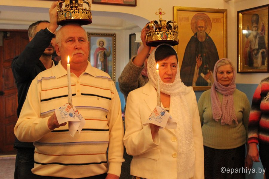 Впервые в Гомельской епархии венчание прошло на языке жестов