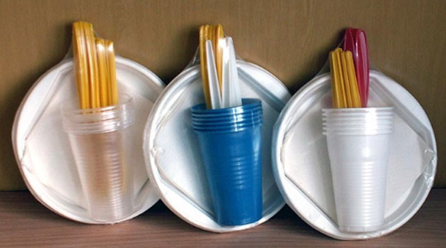 В Европе запретят одноразовую пластиковую посуду 