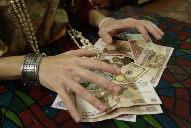 74-летняя гомельчанка «разводила» клиентов на деньги, обещая исцелить от болезней