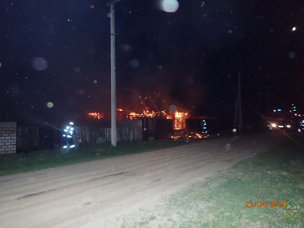 В Гомельском районе горело два дома на одном участке
