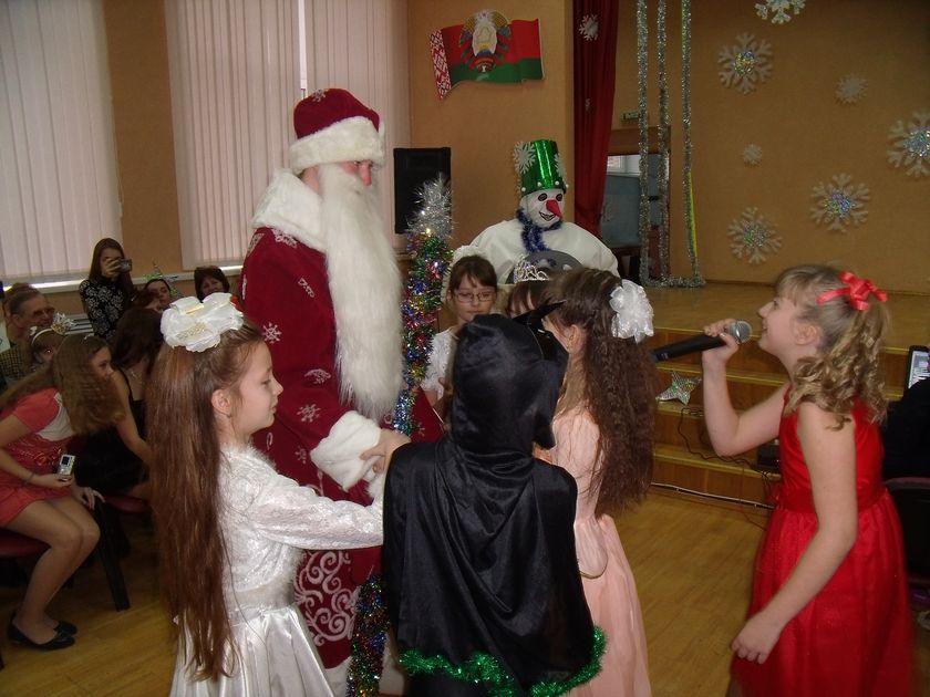 В Гомельской санаторной школе-интернате прошел благотворительный новогодний утренник