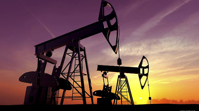 Страны ОПЕК+ договорились об ограничении добычи нефти до 2019 года