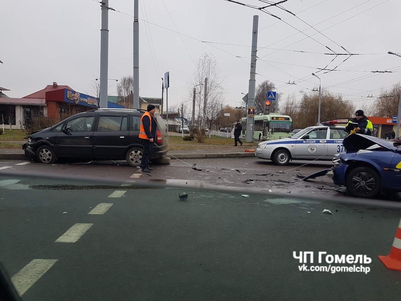 На улице Каменщикова в Гомеле столкнулись два авто