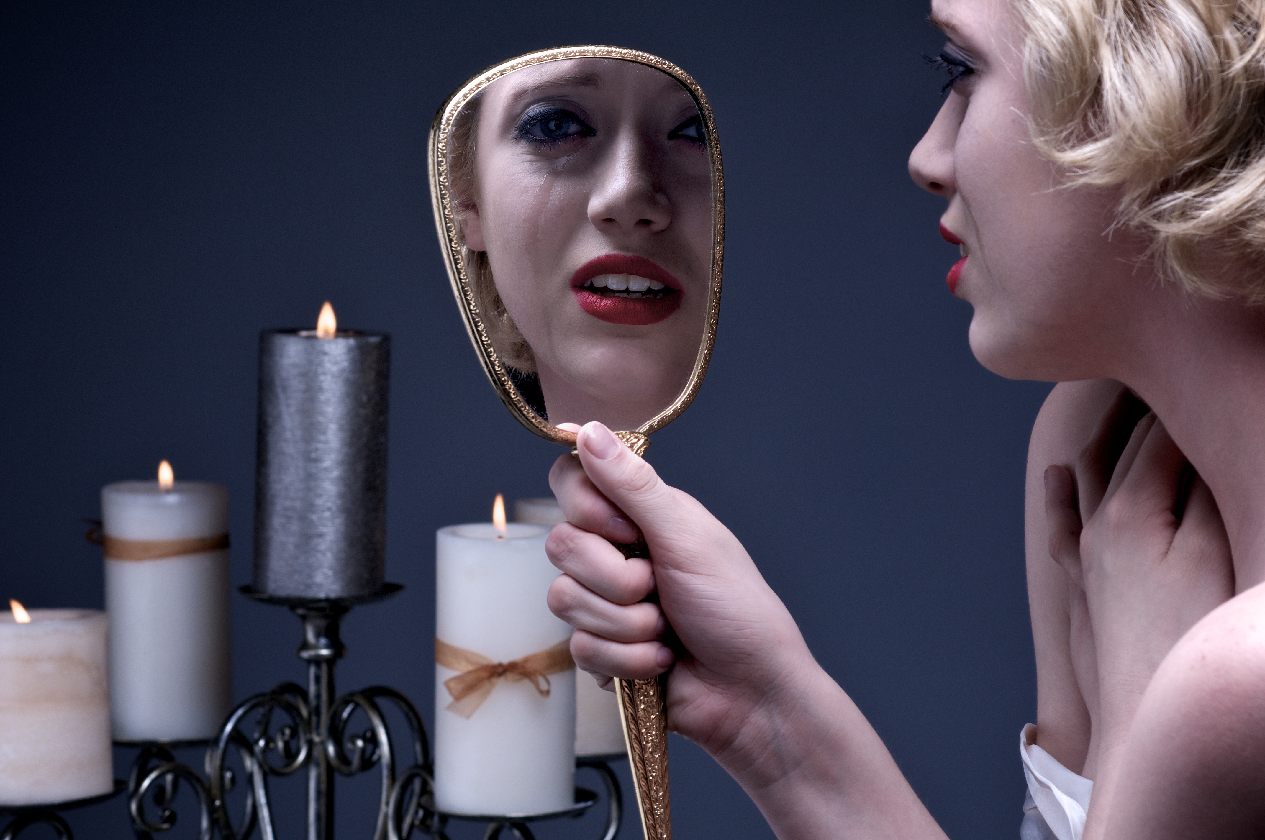 Женщина в зеркале