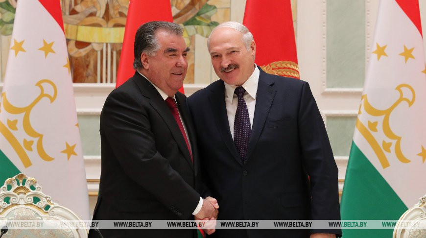 Рахмон: таджикский народ от всей души поздравляет Беларусь и ее Президента с победой на выборах