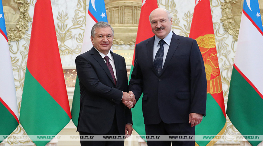 Поздравление с победой на выборах и двусторонняя повестка - состоялся телефонный разговор Лукашенко с Мирзиёевым