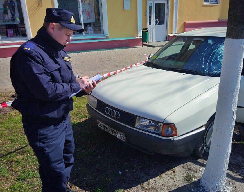 Мертвый водитель за рулем. Следчы камітэт машины. ДТП В Гомеле 15 декабря Ильича Зайцева.