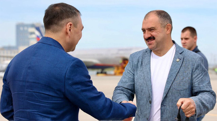Президент НОК Виктор Лукашенко прибыл в Якутск на VIII Игры 