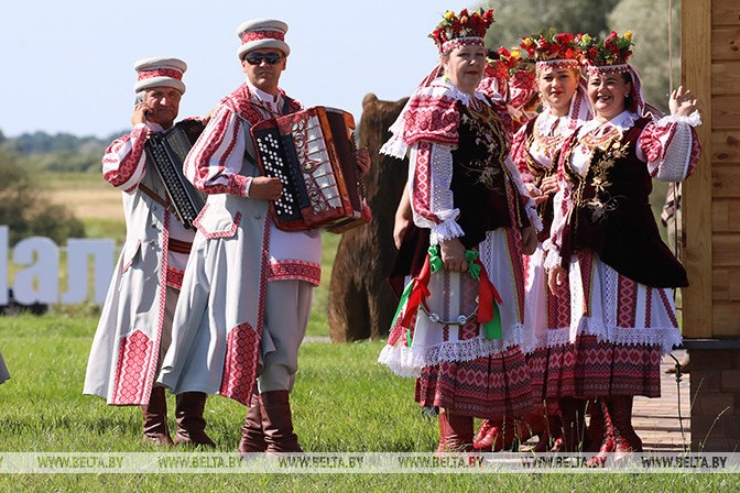 Лукашенко: фестиваль "Зов Полесья" способствует духовному единению белорусского народа