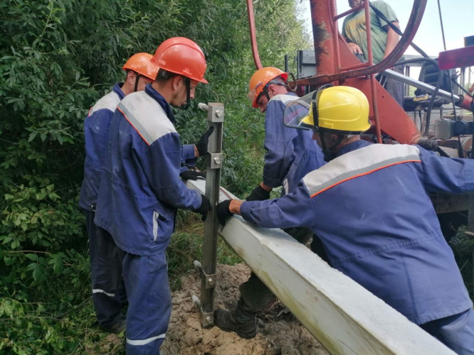 Над устранением последствий урагана в Гомельской области продолжают работать 70 аварийно-ремонтных бригад
