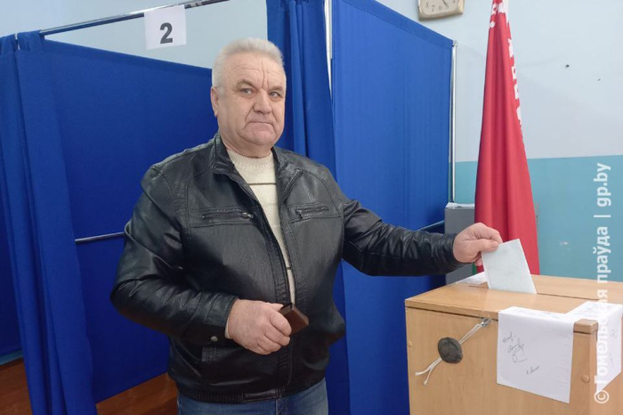 Воин-интернационалист Михаил Пилипейко из Калинковичей проголосовал досрочно