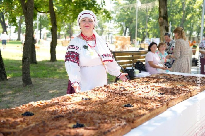 В городском сквере развернулся 