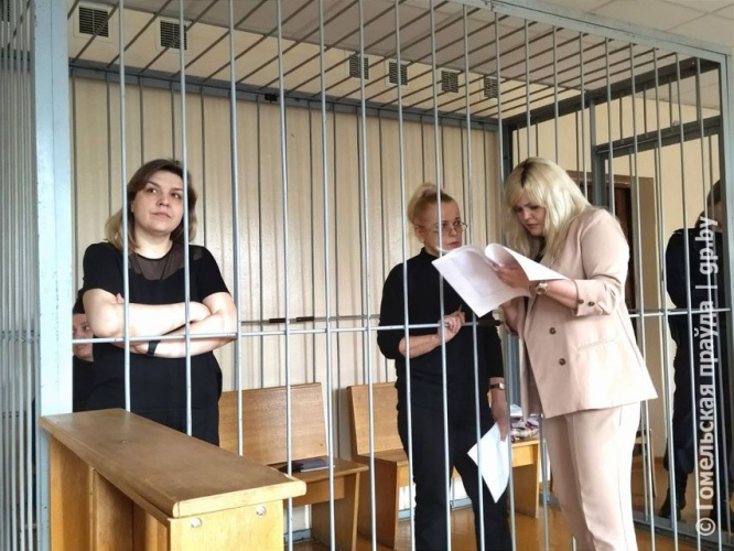 Четырех бывших работниц “Гомельхлебпрома”, в том числе экс-генерального директора, судят за хищения