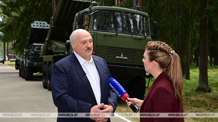 Лукашенко: Беларусь готова ко всему и без колебаний ответит на агрессию