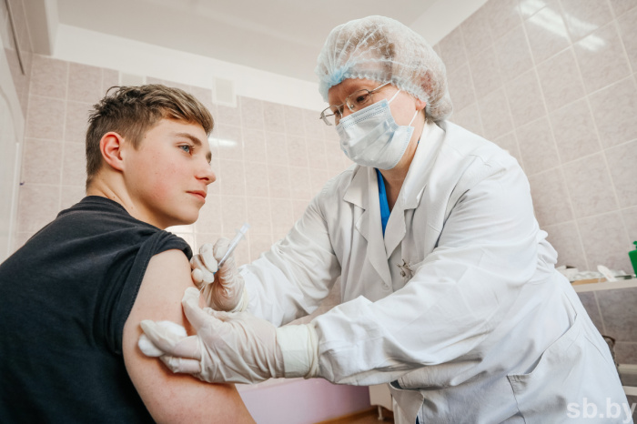 Минздрав: в Беларуси против коронавируса вакцинировано более 20% детей в возрасте от 12 до 17 лет