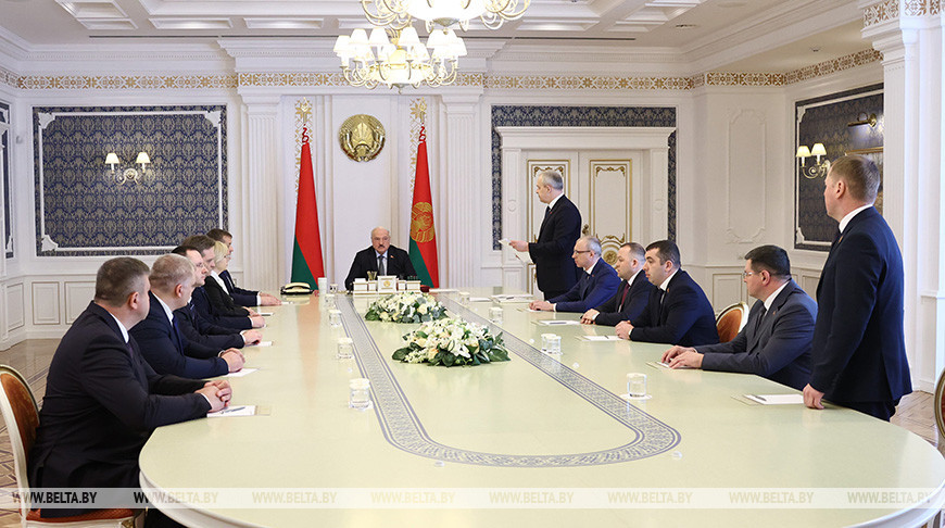 "Все сосредоточено в ваших руках, берите и действуйте". На что ориентировал Лукашенко новых управленцев на местах (будет дополнено)
