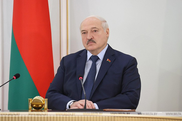 Для Беларуси это вопрос стратегический. Александр Лукашенко провел селекторное совещание по уборочной кампании 