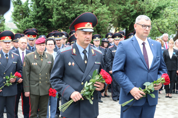 Министр внутренних дел Иван Кубраков посетил памятные места в Светлогорском районе
