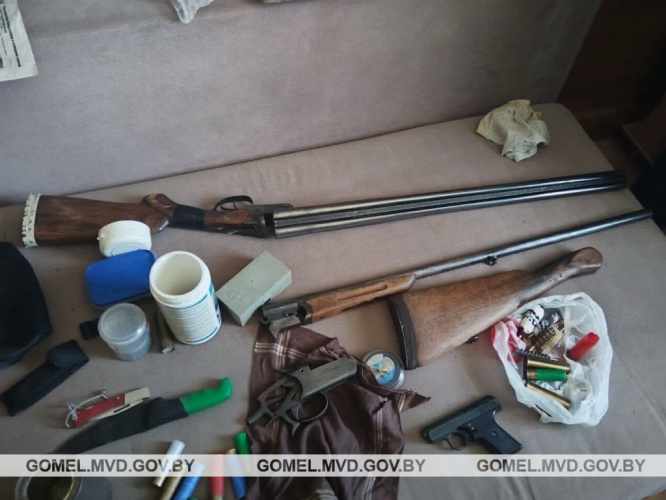 В Калинковичском районе местный житель незаконно хранил по месту жительства боевой арсенал