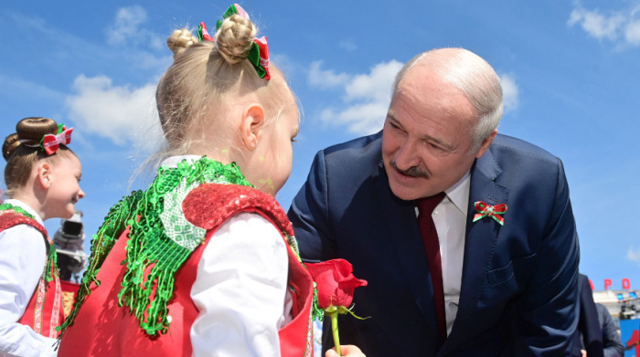 "Женщины и дети - приоритет приоритетов". Почему Лукашенко всегда выступает за поддержку семейных ценностей