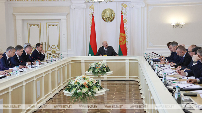 Глава государства: Беларусь не планирует экспортировать зерновые