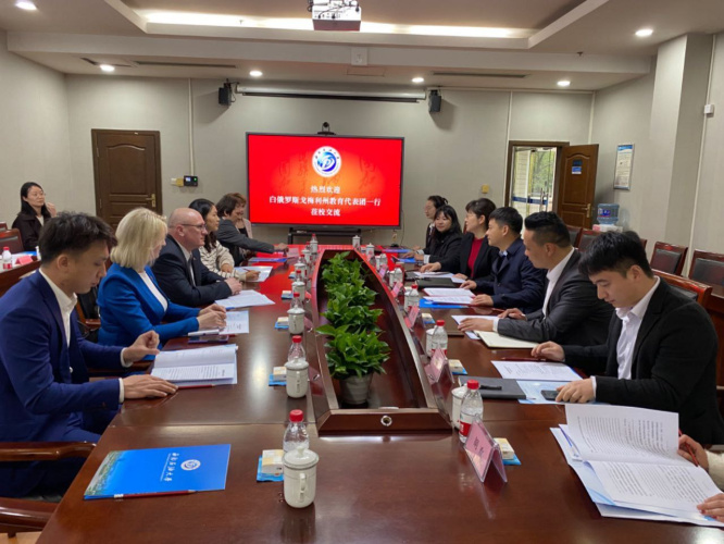 Учреждения образования Гомельщины и китайского города Чэнду подписали пять меморандумов о сотрудничестве 