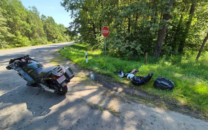 В Речицком районе водитель мотоцикла не справился с управлением и опрокинулся, пострадал пассажир