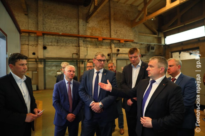 Председатель облисполкома Иван Крупко оценил станцию обезжелезивания, произведенную Гомельским заводом «Коммунальник»