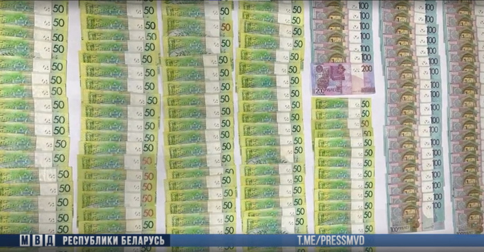 Милиционеры вернули деньги жертвам телефонных мошенников из Мозыря