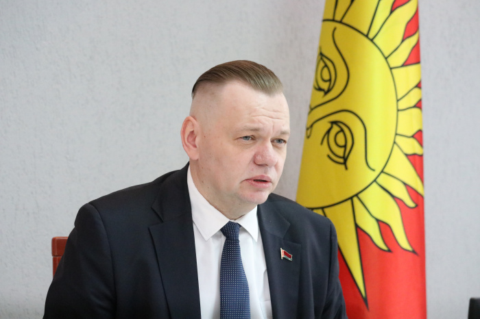 Заместитель председателя облисполкома Дмитрий Алейников провел рабочую встречу с руководством структуры социальной сферы Светлогорского района