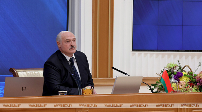 Лукашенко: Президент - это не человек, это машина