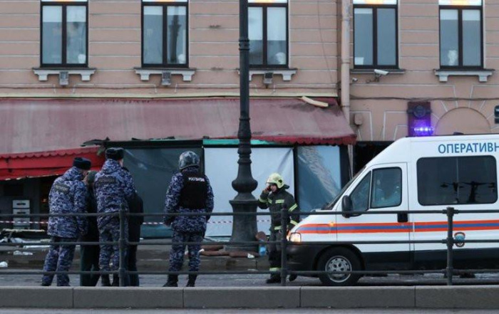 В Санкт-Петербурге при взрыве в кафе погиб военкор и блогер Владлен Татарский
