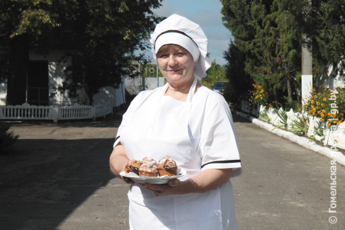 Хлеб с амарантом, кунжутом, семенами льна, морковью. Облпотребобщество расширяет линейку хлебобулочных и кондитерских изделий собственного производства