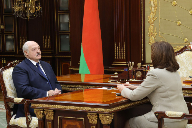 "Что говорит народ?" Лукашенко провел рабочую встречу с Кочановой