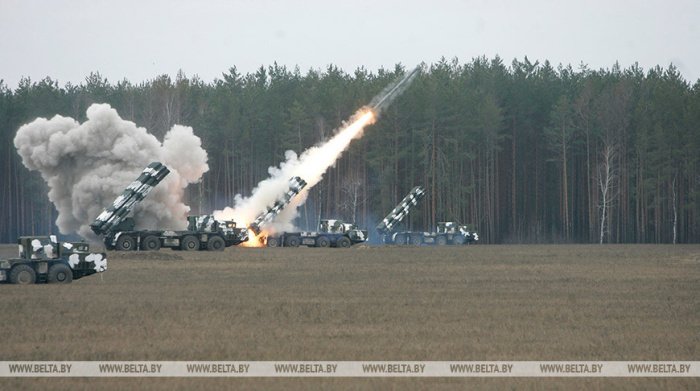 Лукашенко отметил возросшее значение ракетных войск и артиллерии в обеспечении безопасности страны