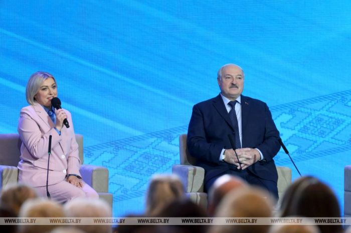 Лукашенко дал совет женщинам: надо жить здесь и сейчас, заглядывая в будущее