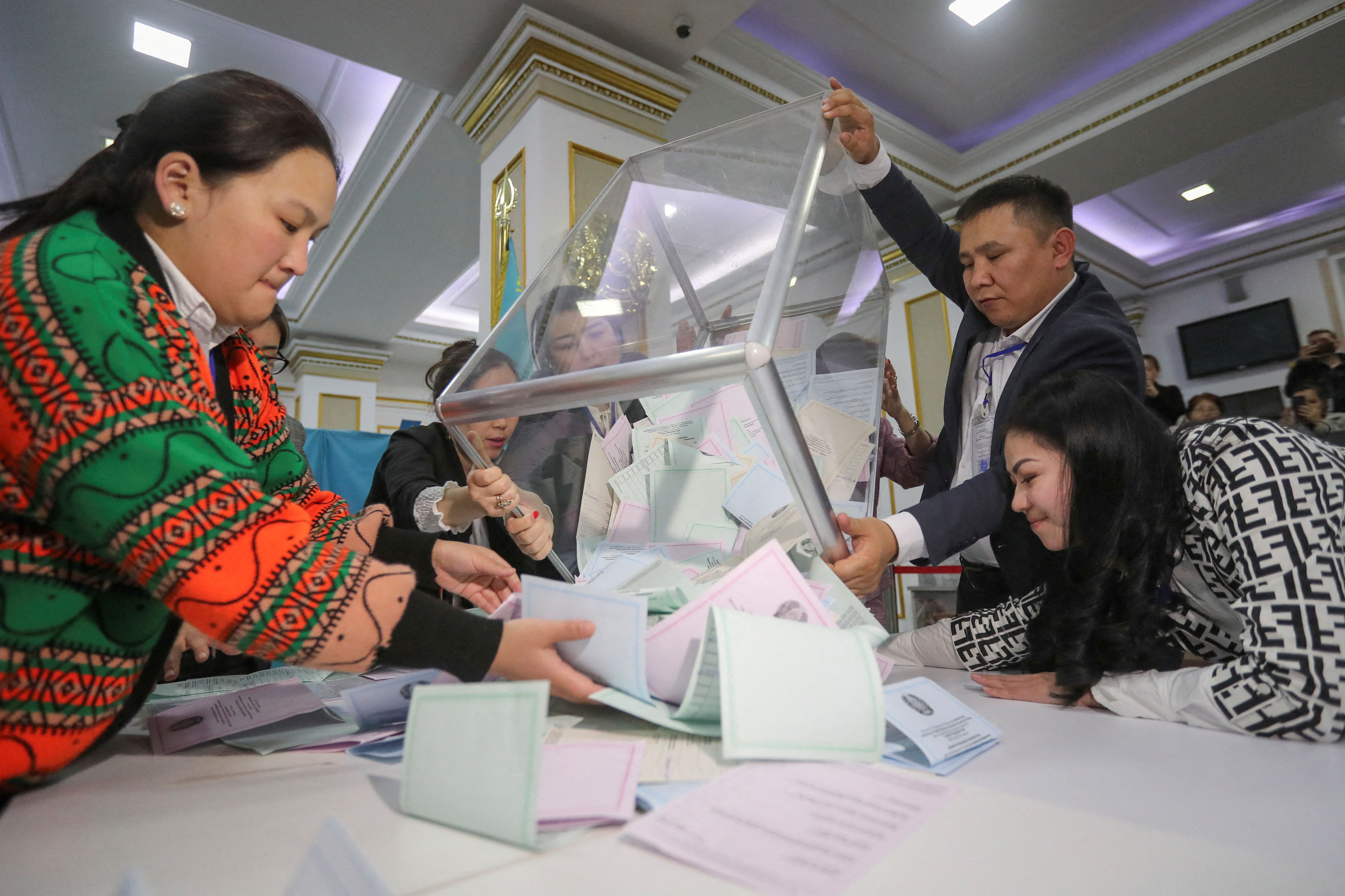 ЦИК Казахстана объявил итоги выборов в парламент