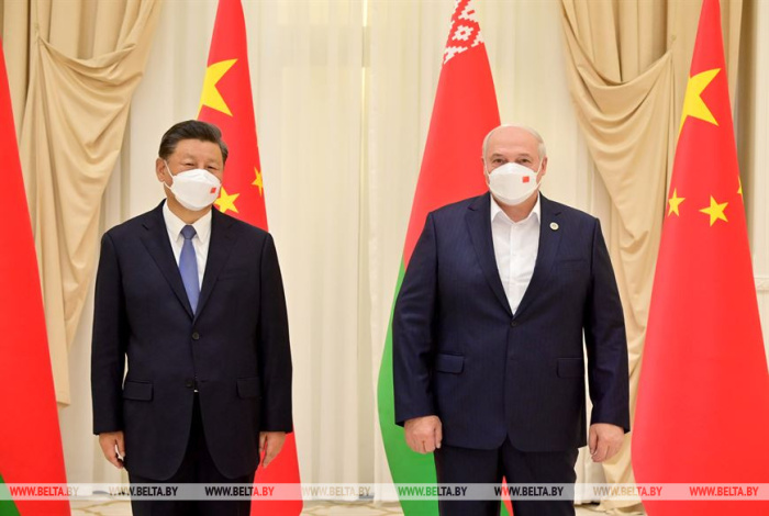 Лукашенко заверил Си Цзиньпина в надежности белорусской дружбы и предложил ему "умножить на два" свои слова