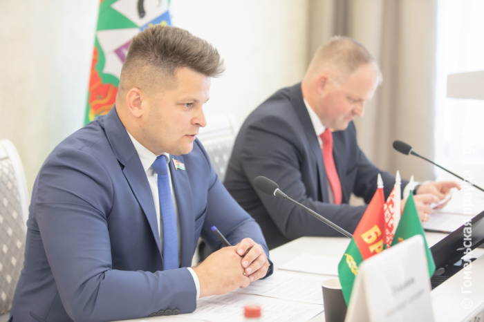 Предметный разговор: в Гомеле первый секретарь ЦК БРСМ Александр Лукьянов пообщался с активом молодежи